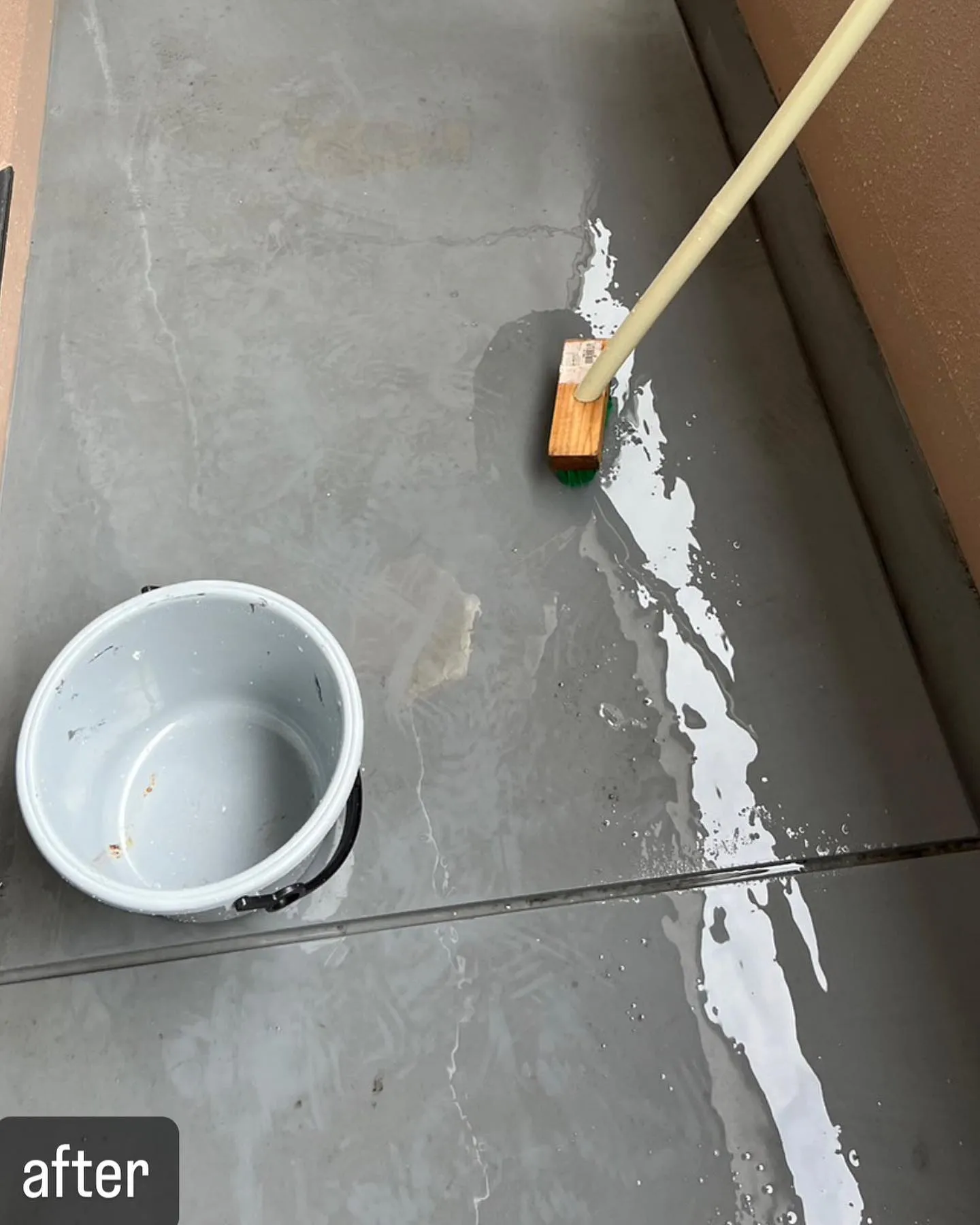 【ベランダに！鳩の糞が大量！害鳥駆除ならNATY 株式会社で...